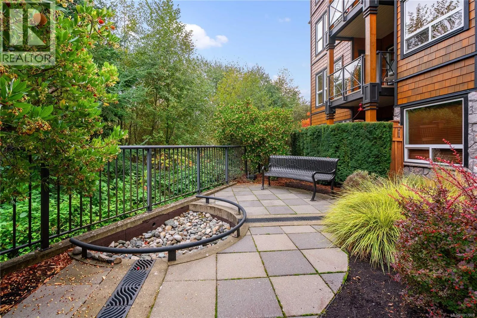 303 101 Nursery Hill Dr