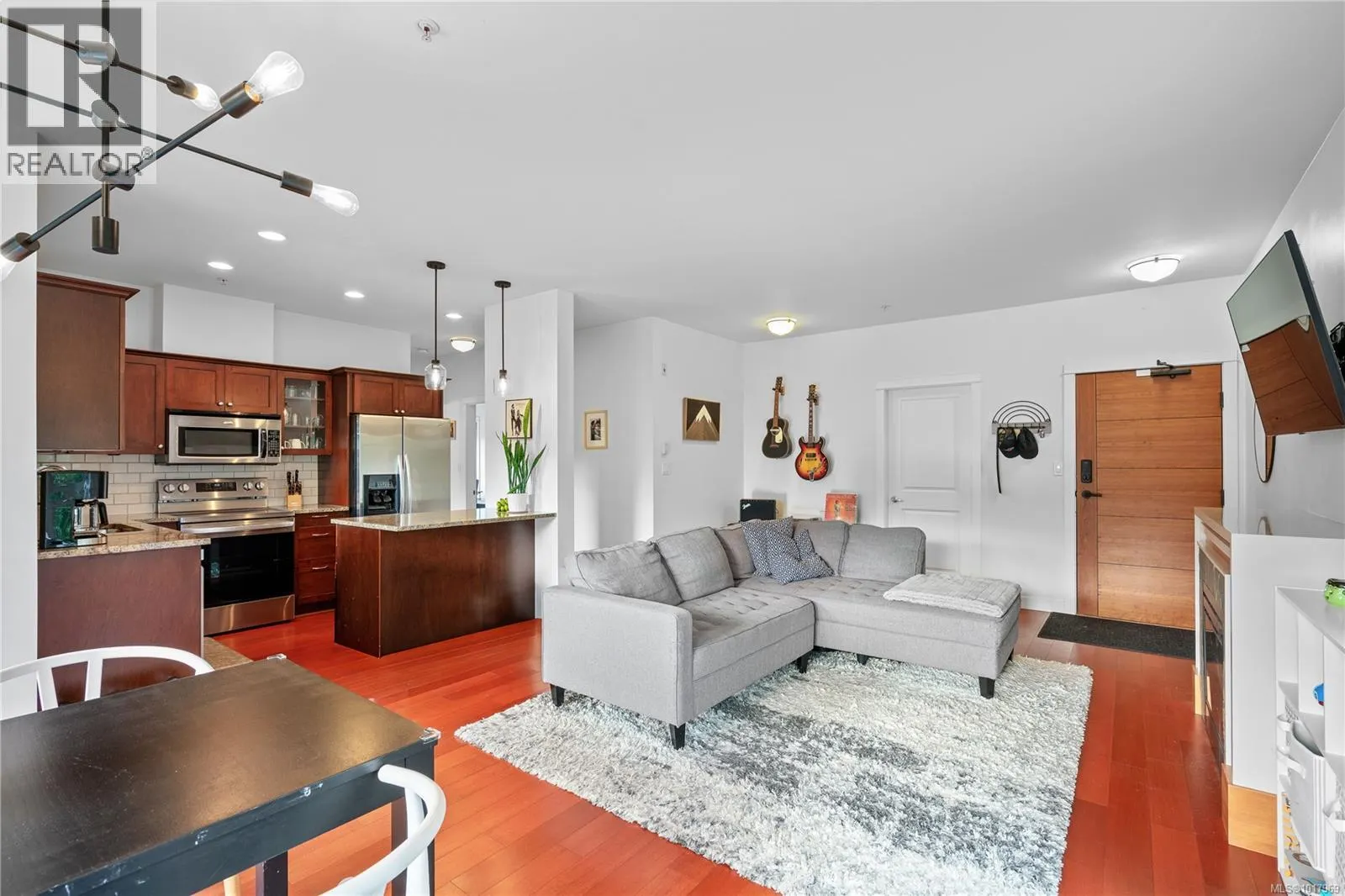 303 101 Nursery Hill Dr
