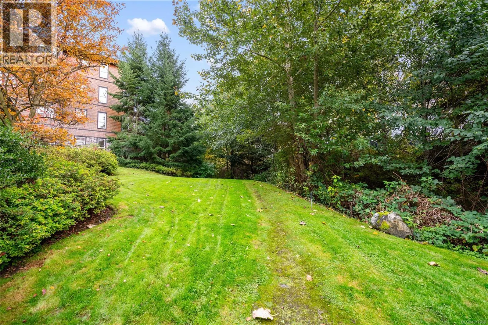 303 101 Nursery Hill Dr