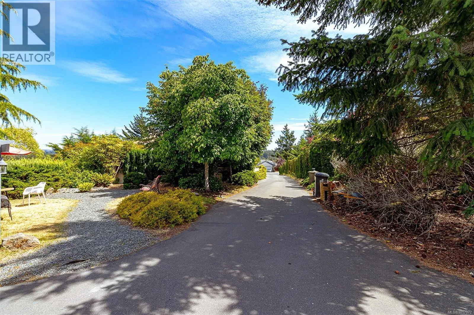2619 Crystalview Dr