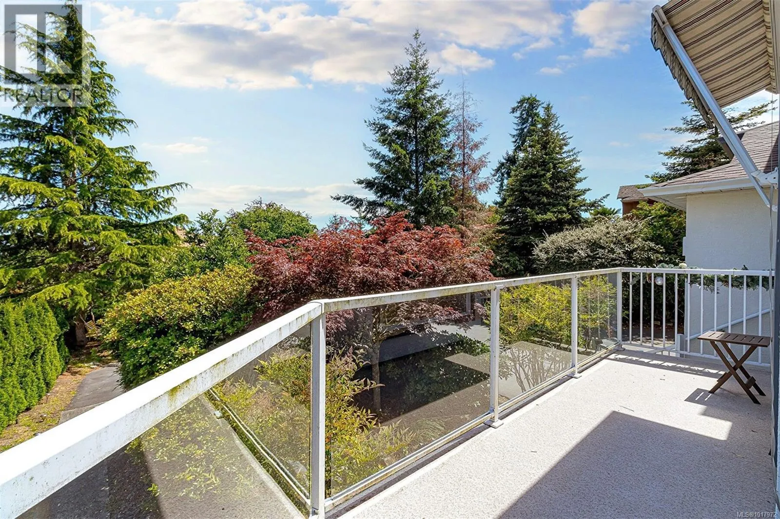 2619 Crystalview Dr