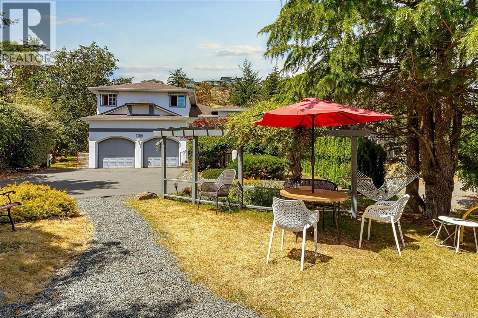 2619 Crystalview Dr