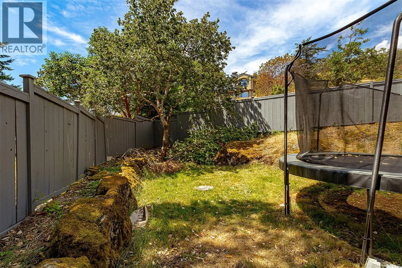 2619 Crystalview Dr