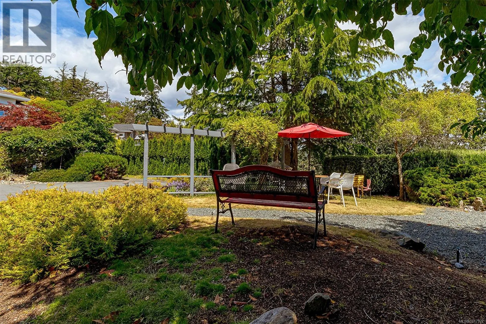 2619 Crystalview Dr