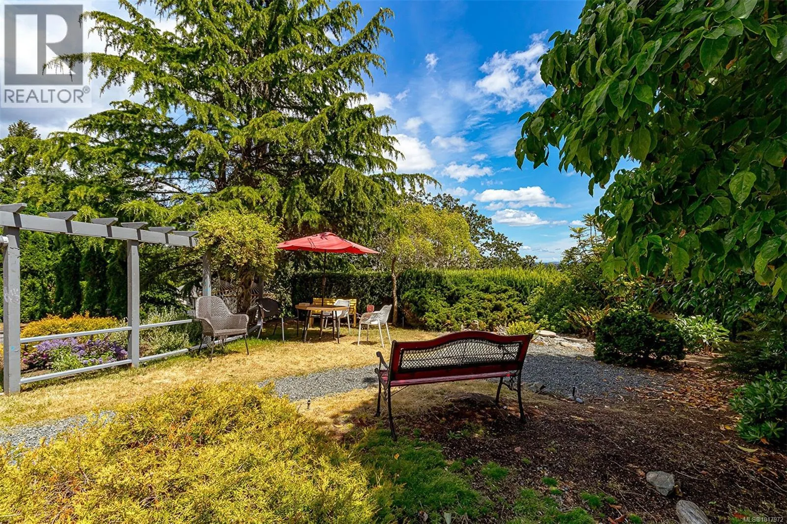 2619 Crystalview Dr