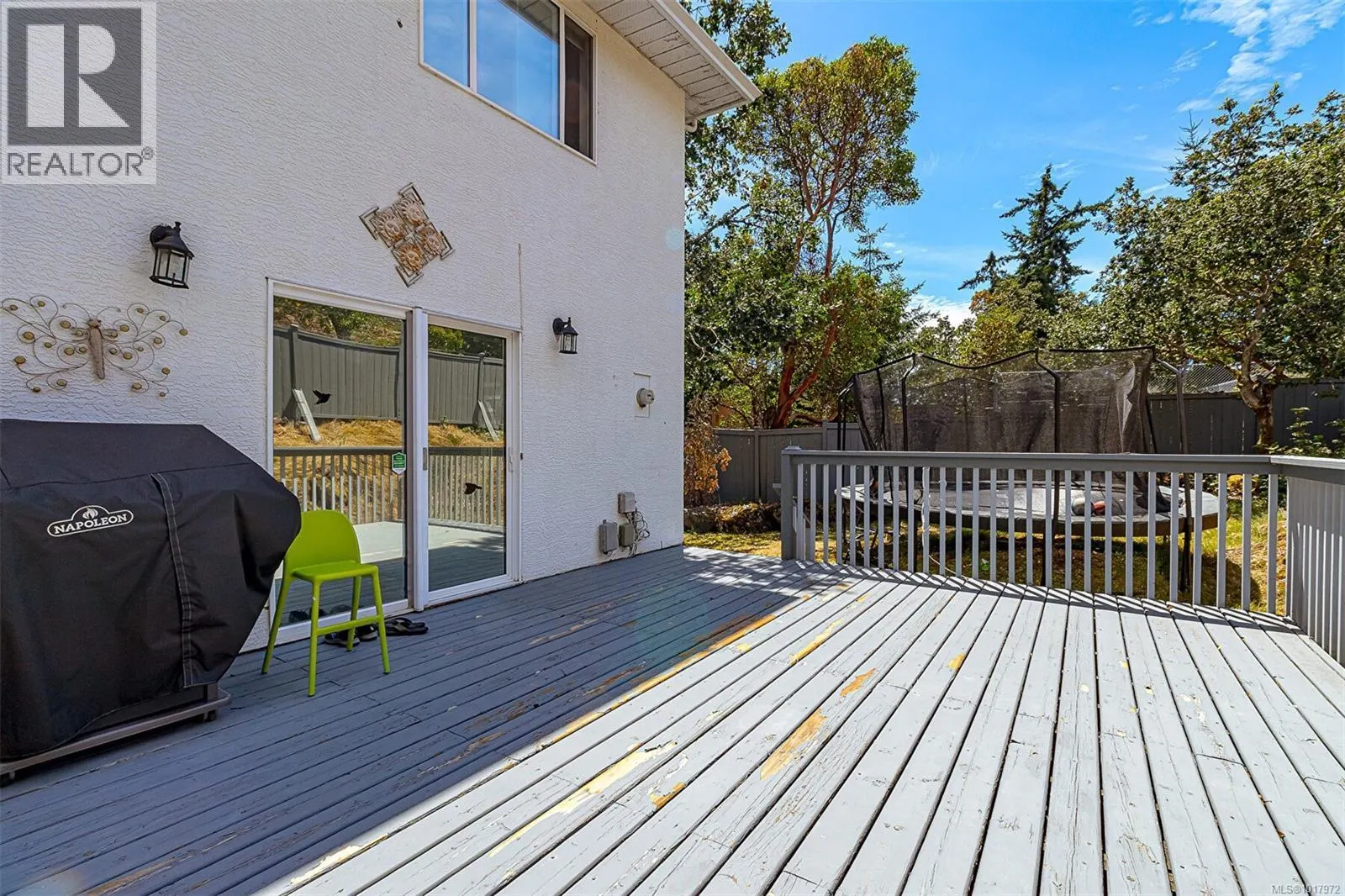 2619 Crystalview Dr