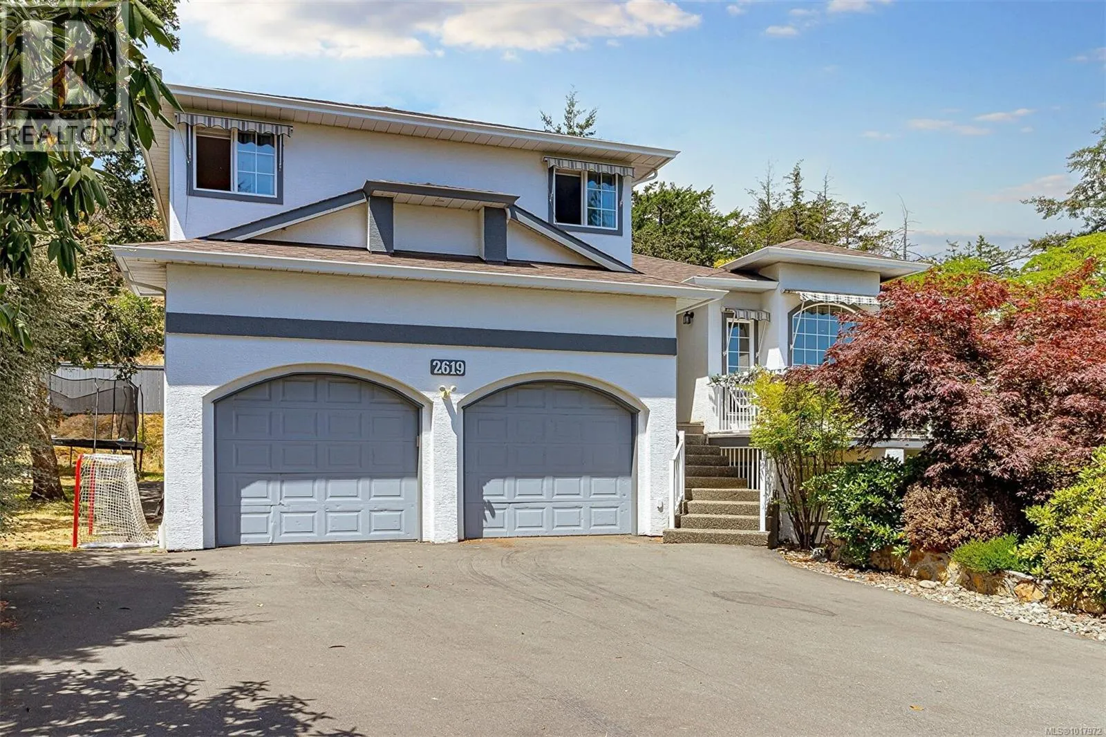 2619 Crystalview Dr