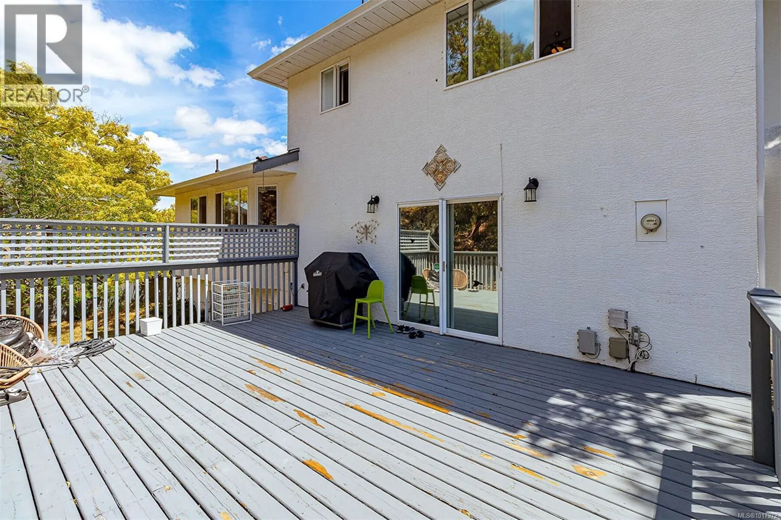 2619 Crystalview Dr
