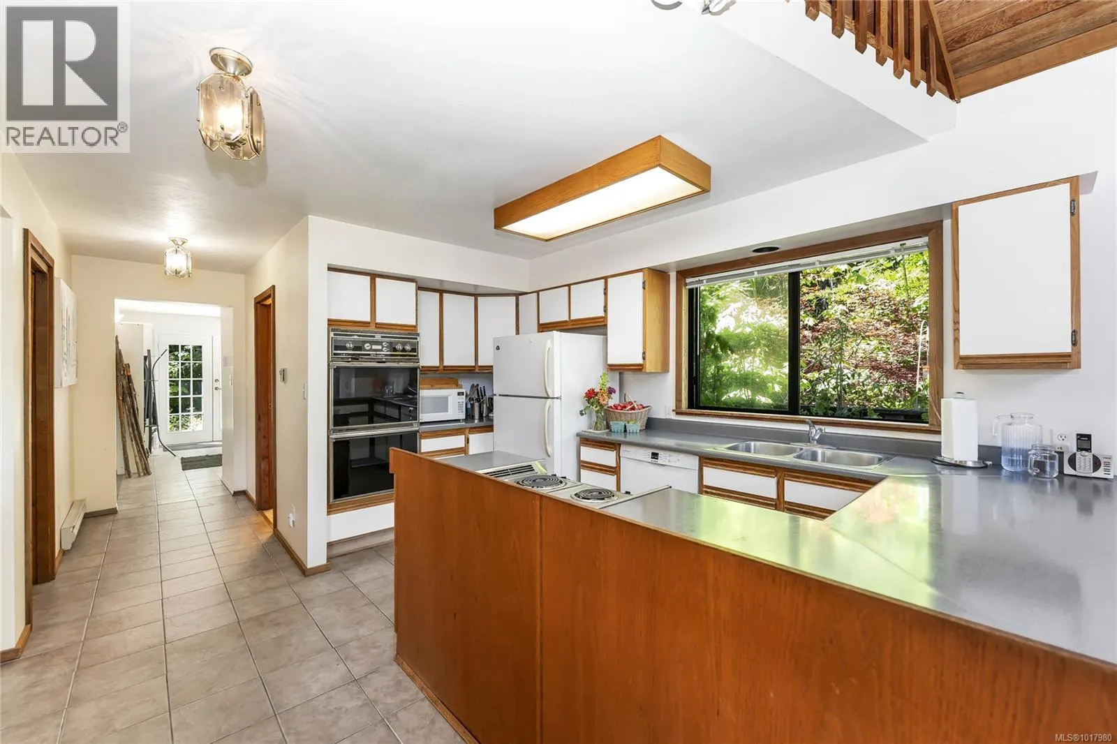 3550 Lakeshaw Rd