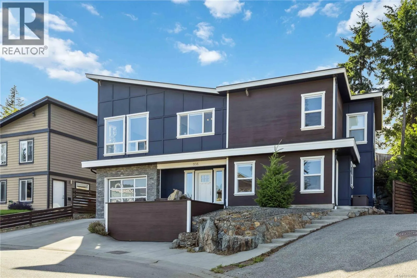 936 Aqua Crt