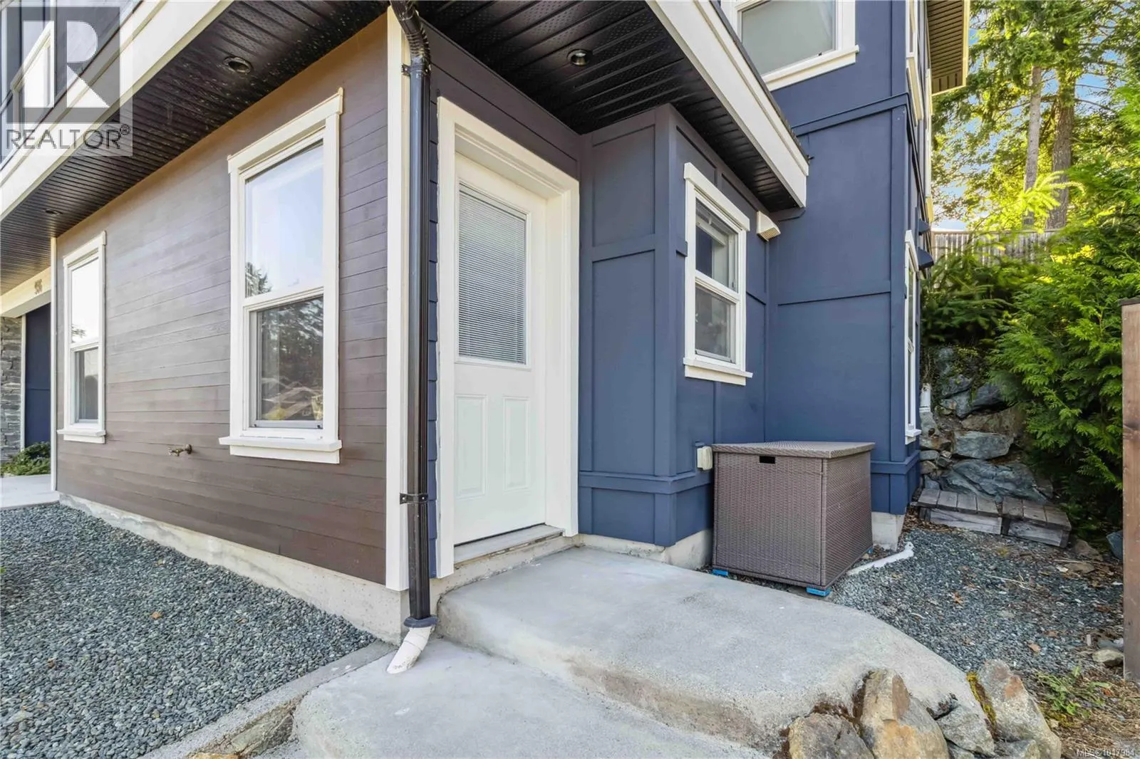 936 Aqua Crt