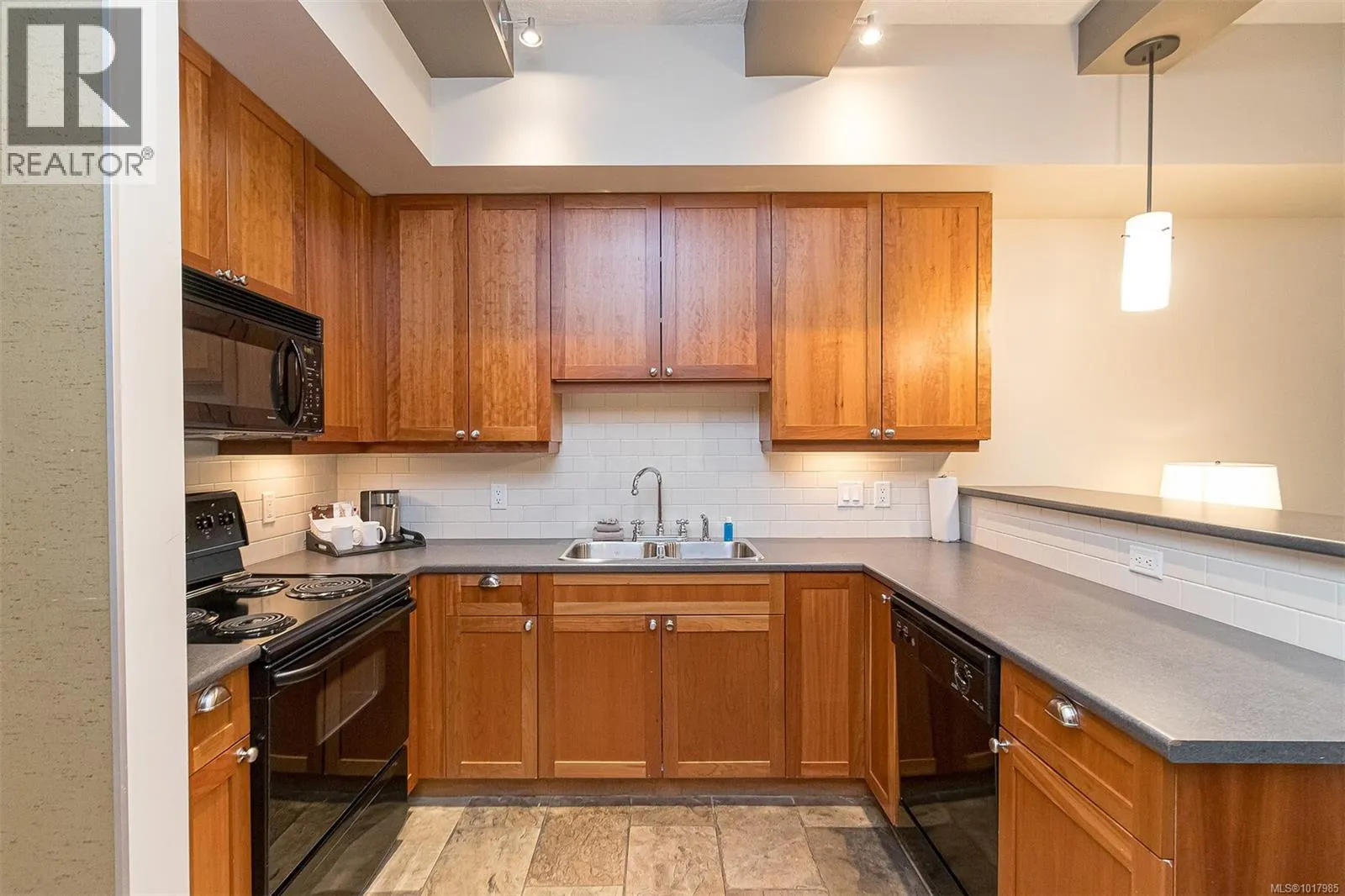 113/115 D 1376 Lynburne Pl