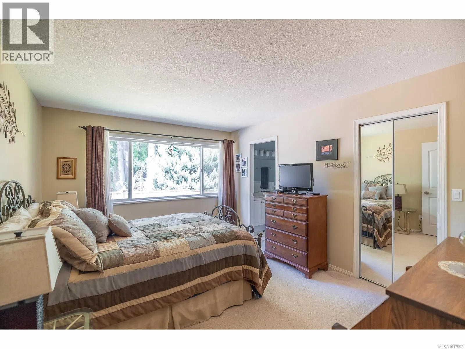 1221 GREEN Close