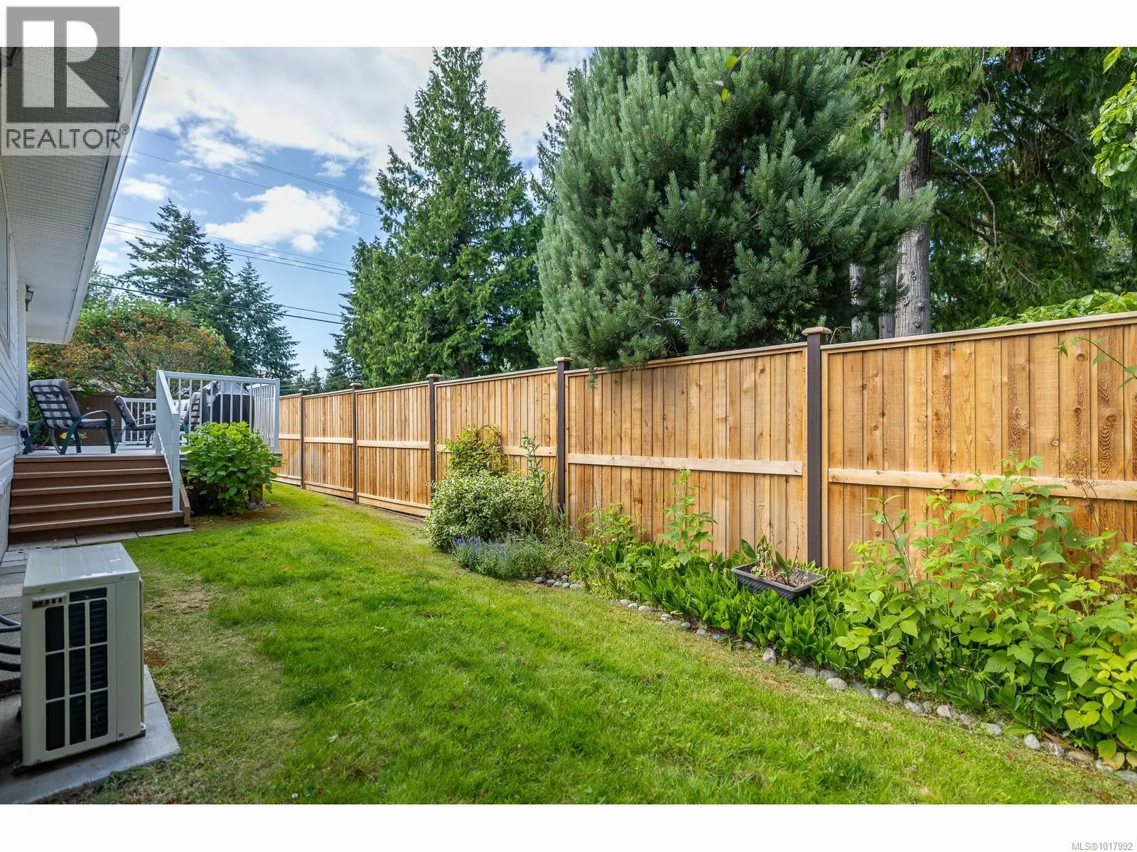 1221 GREEN Close