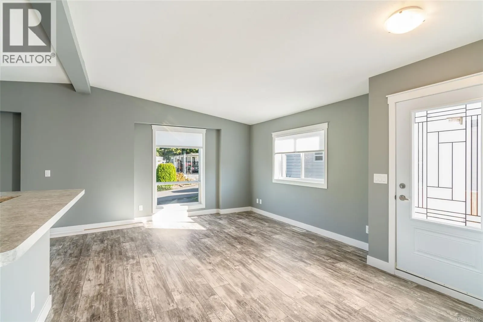 138 6325 Metral Dr