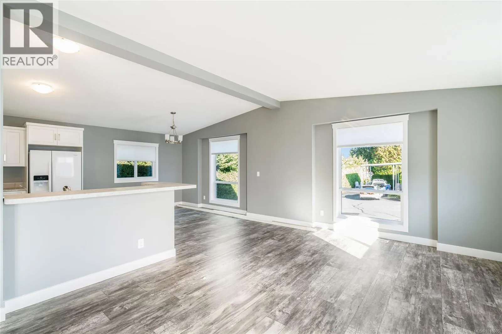 138 6325 Metral Dr