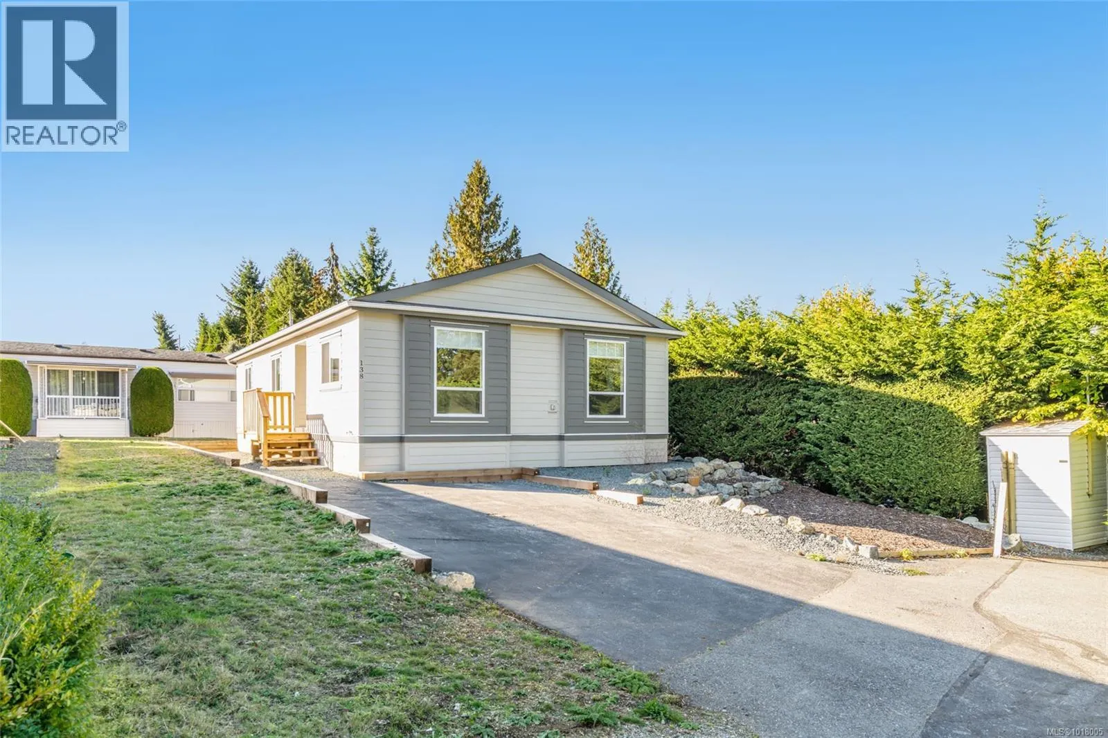 138 6325 Metral Dr