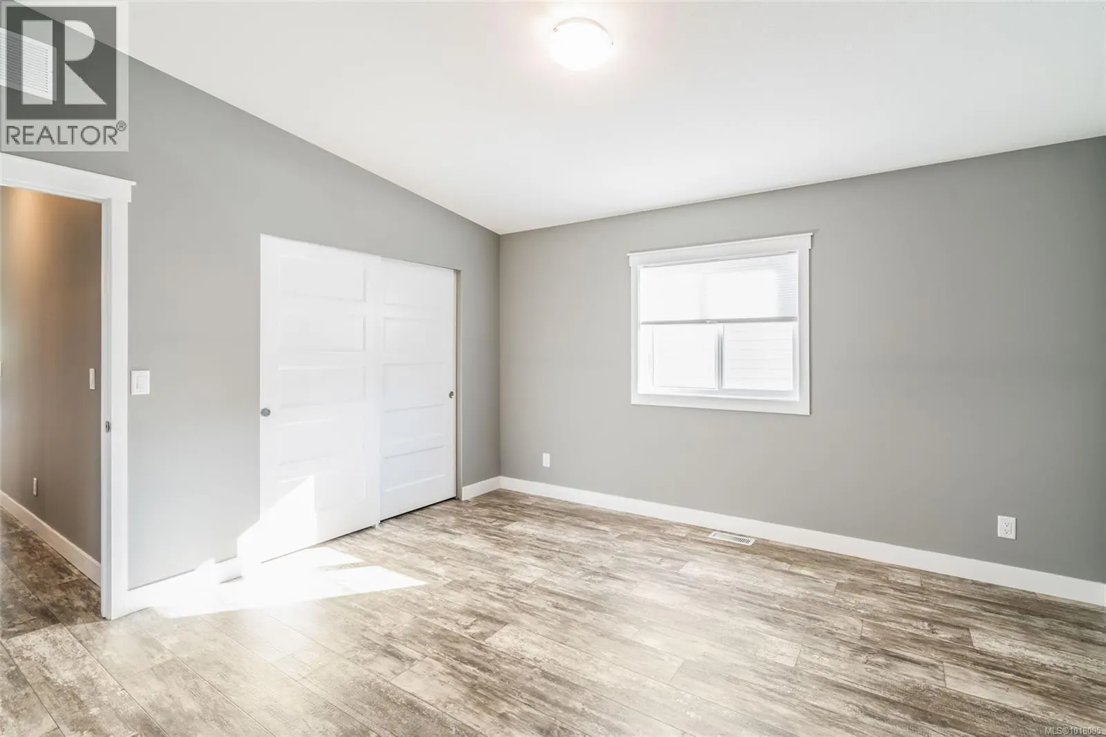 138 6325 Metral Dr