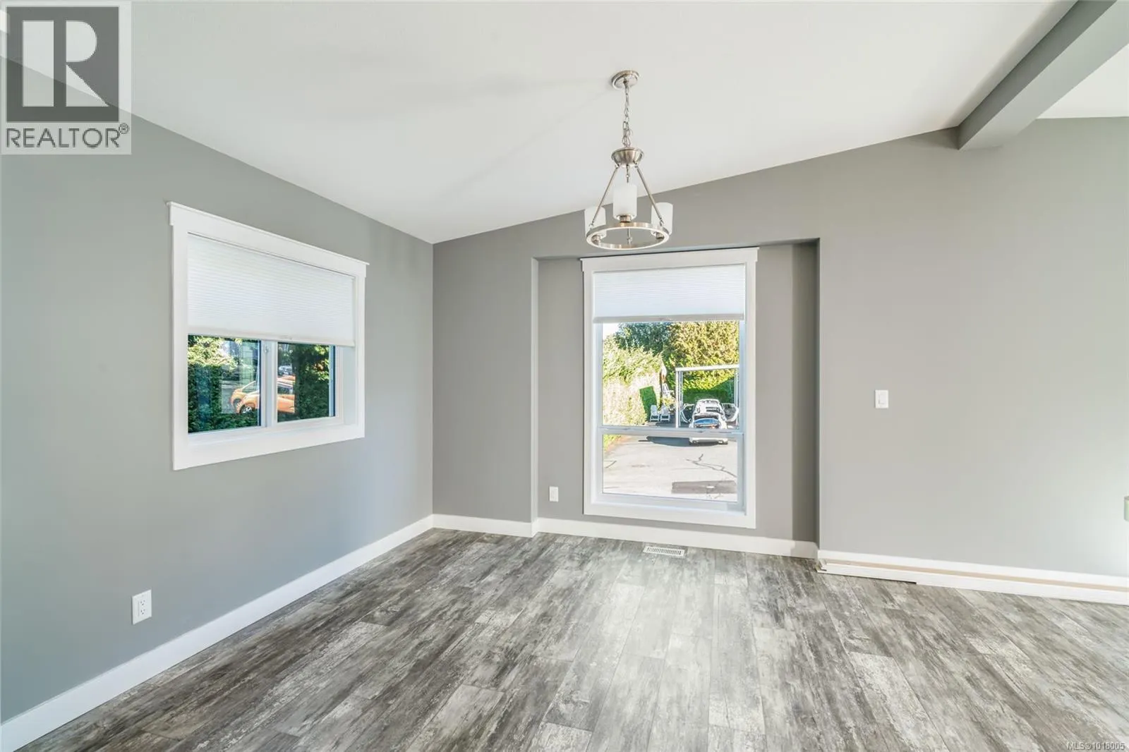 138 6325 Metral Dr
