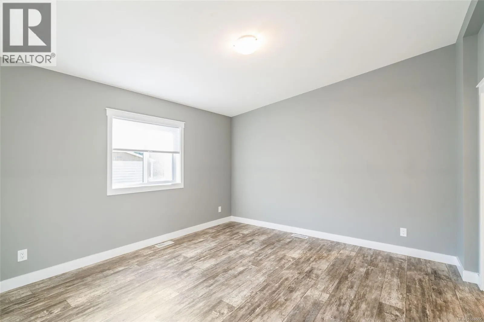 138 6325 Metral Dr