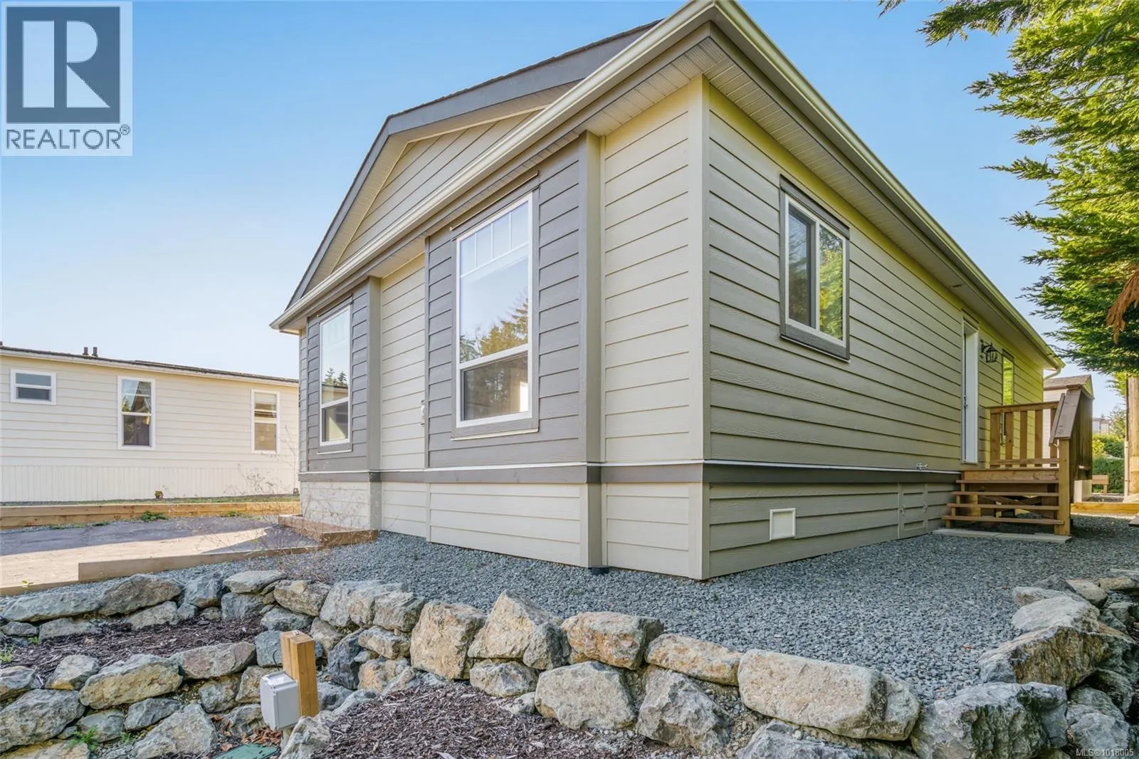 138 6325 Metral Dr