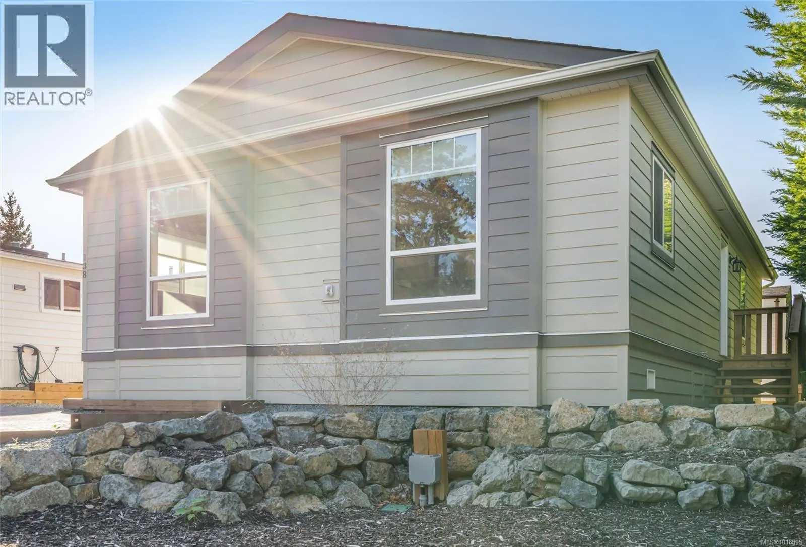 138 6325 Metral Dr