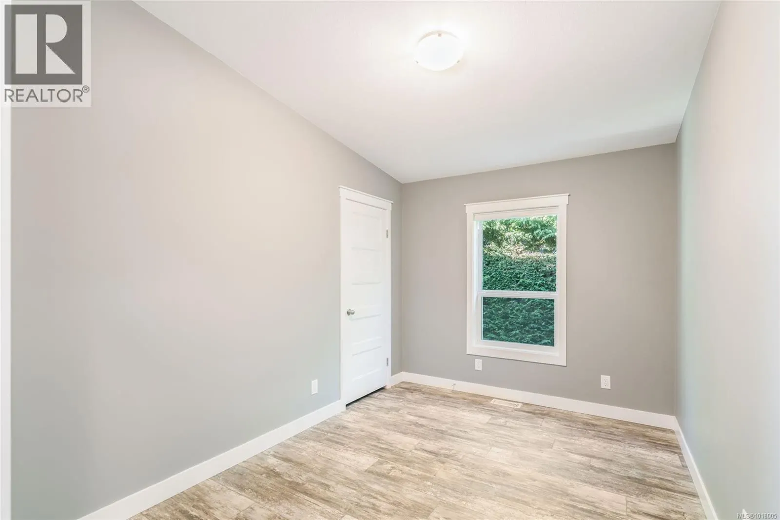 138 6325 Metral Dr
