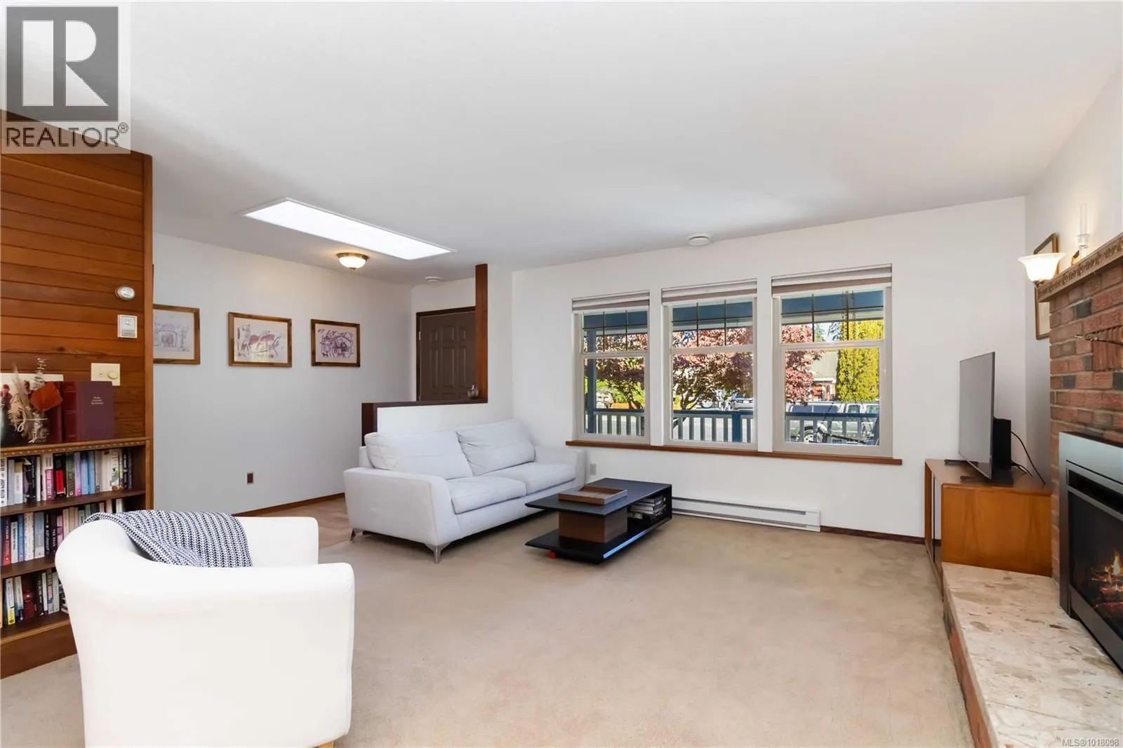 711 Miller Ave