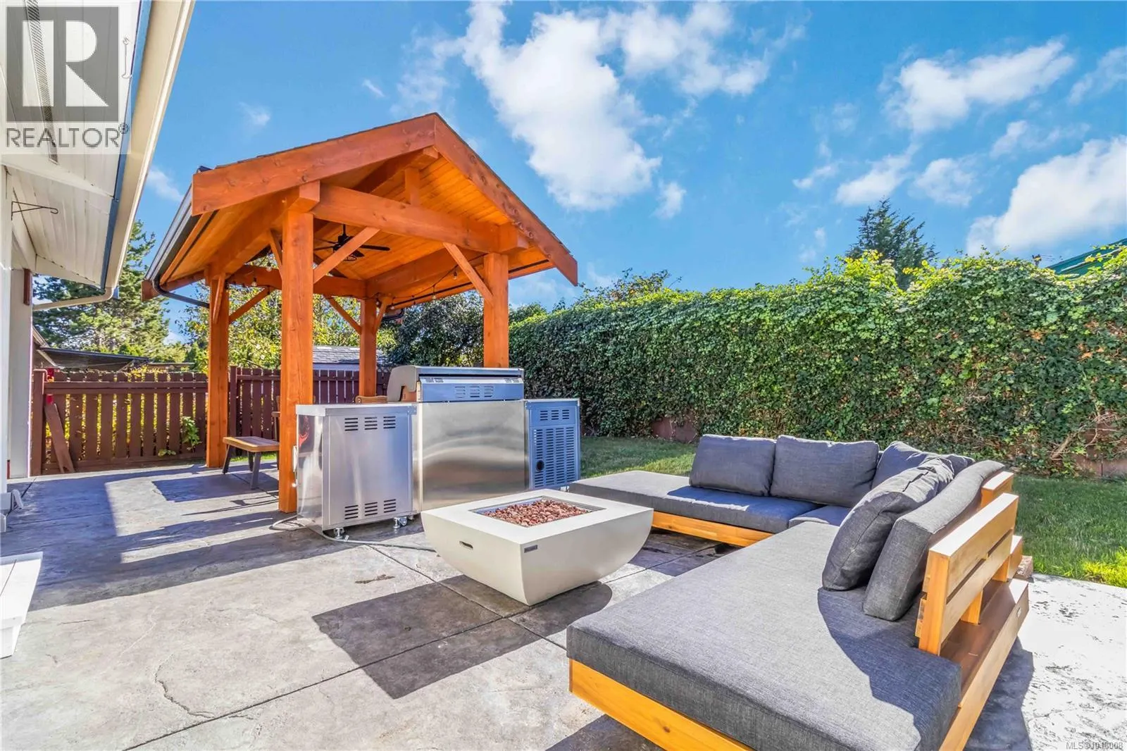 711 Miller Ave