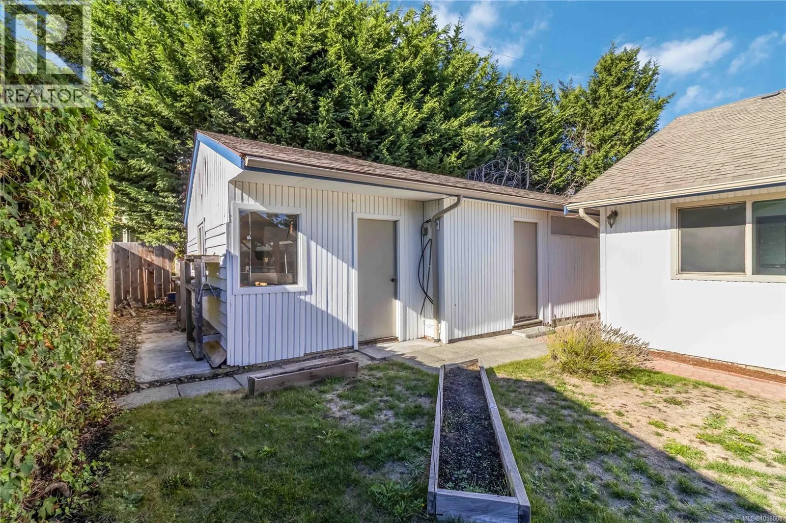711 Miller Ave