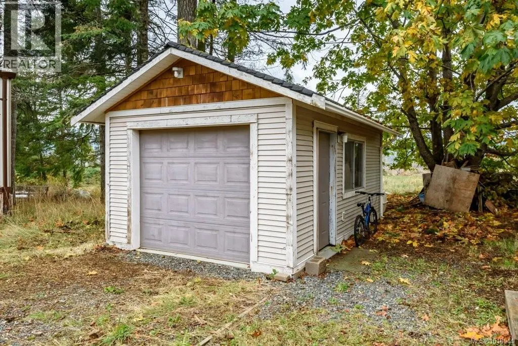 61 3216 Back Rd