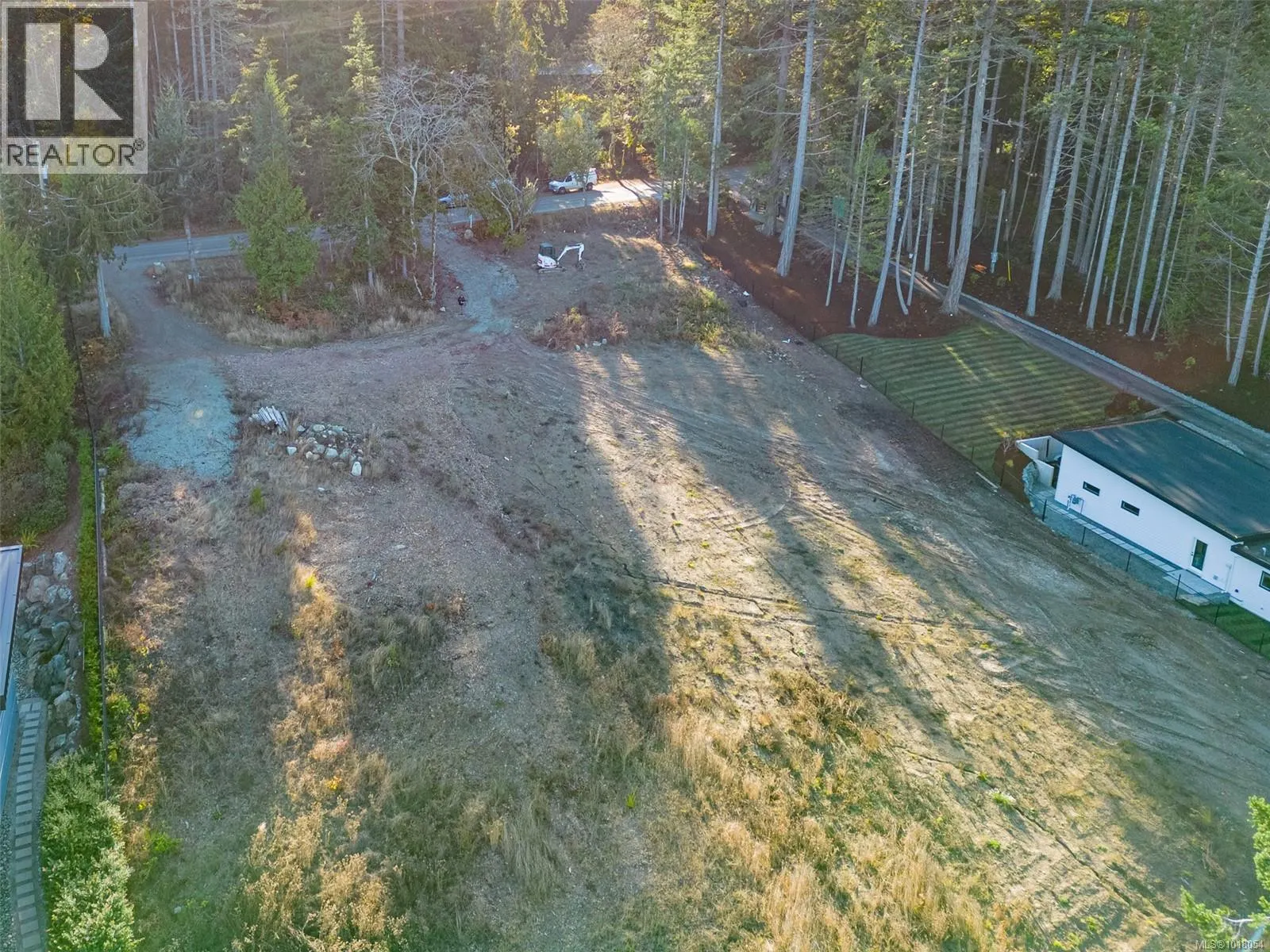 760 Lands End Rd