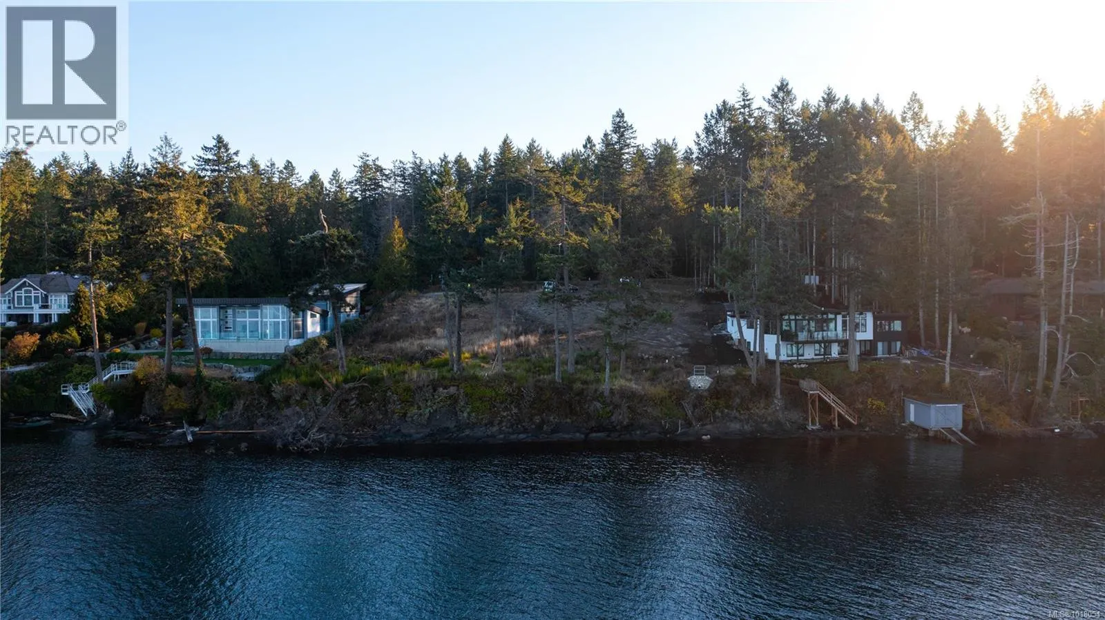 760 Lands End Rd