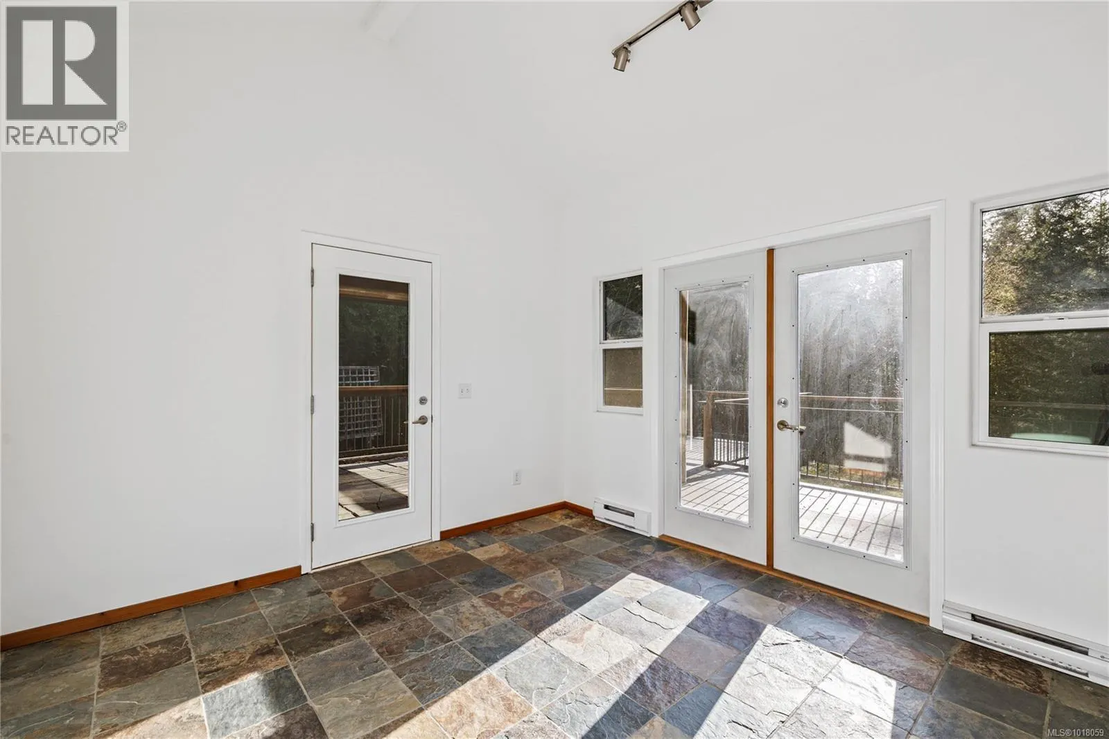 211 Long Harbour Rd
