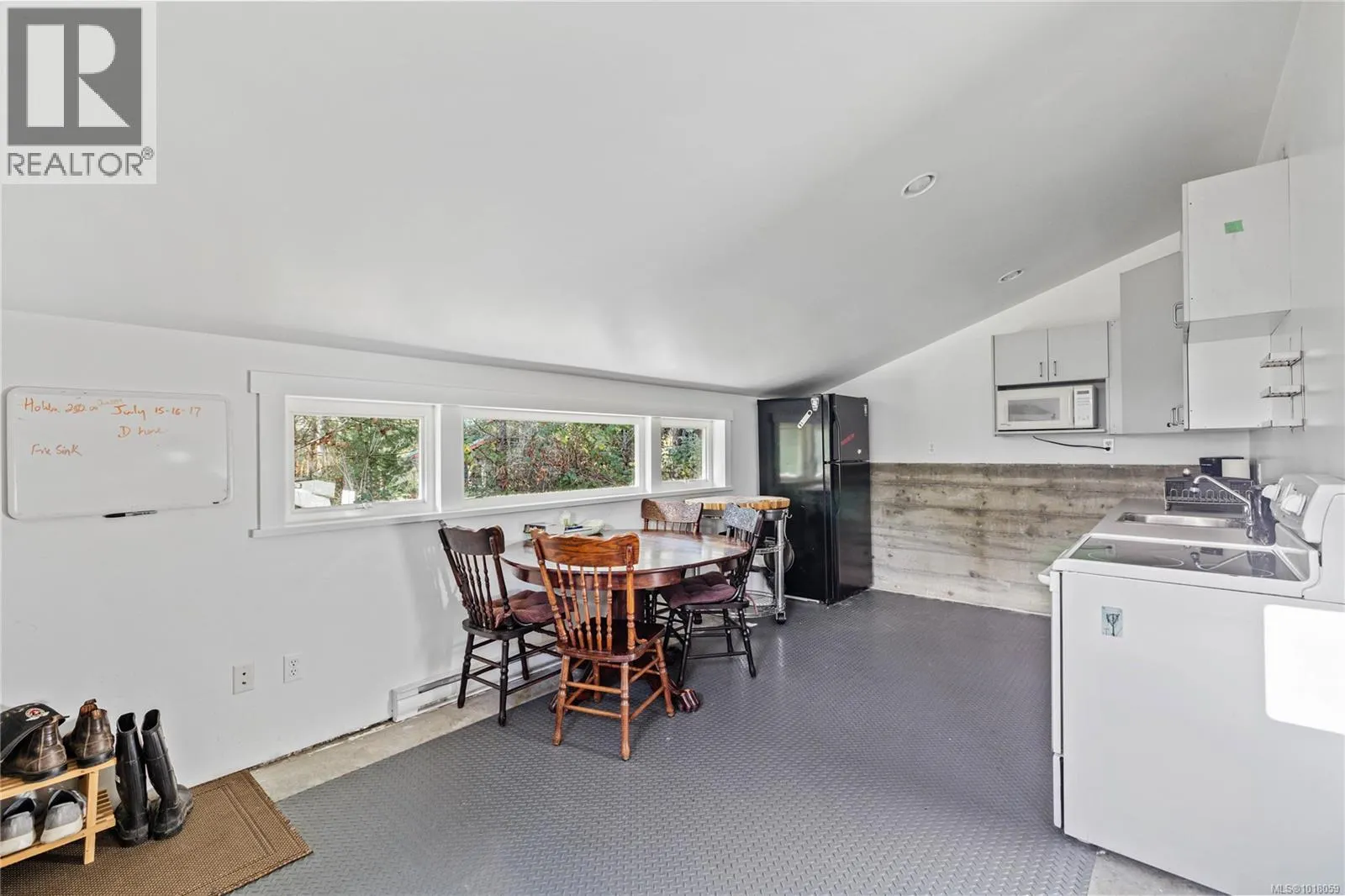 211 Long Harbour Rd