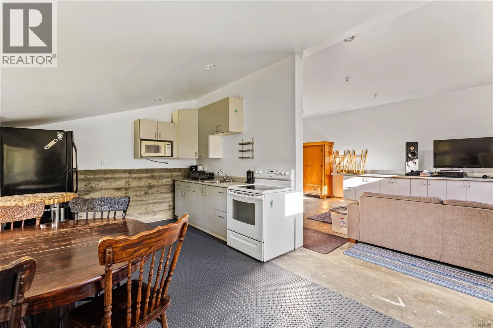 211 Long Harbour Rd