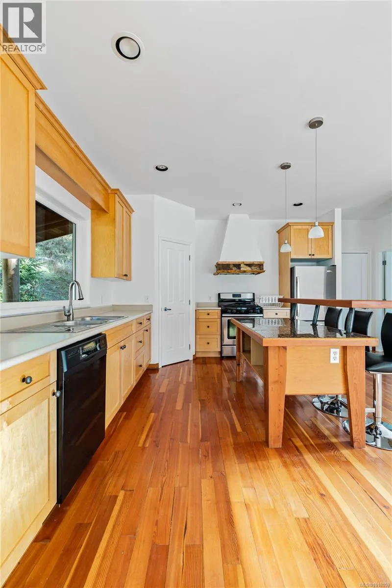 211 Long Harbour Rd