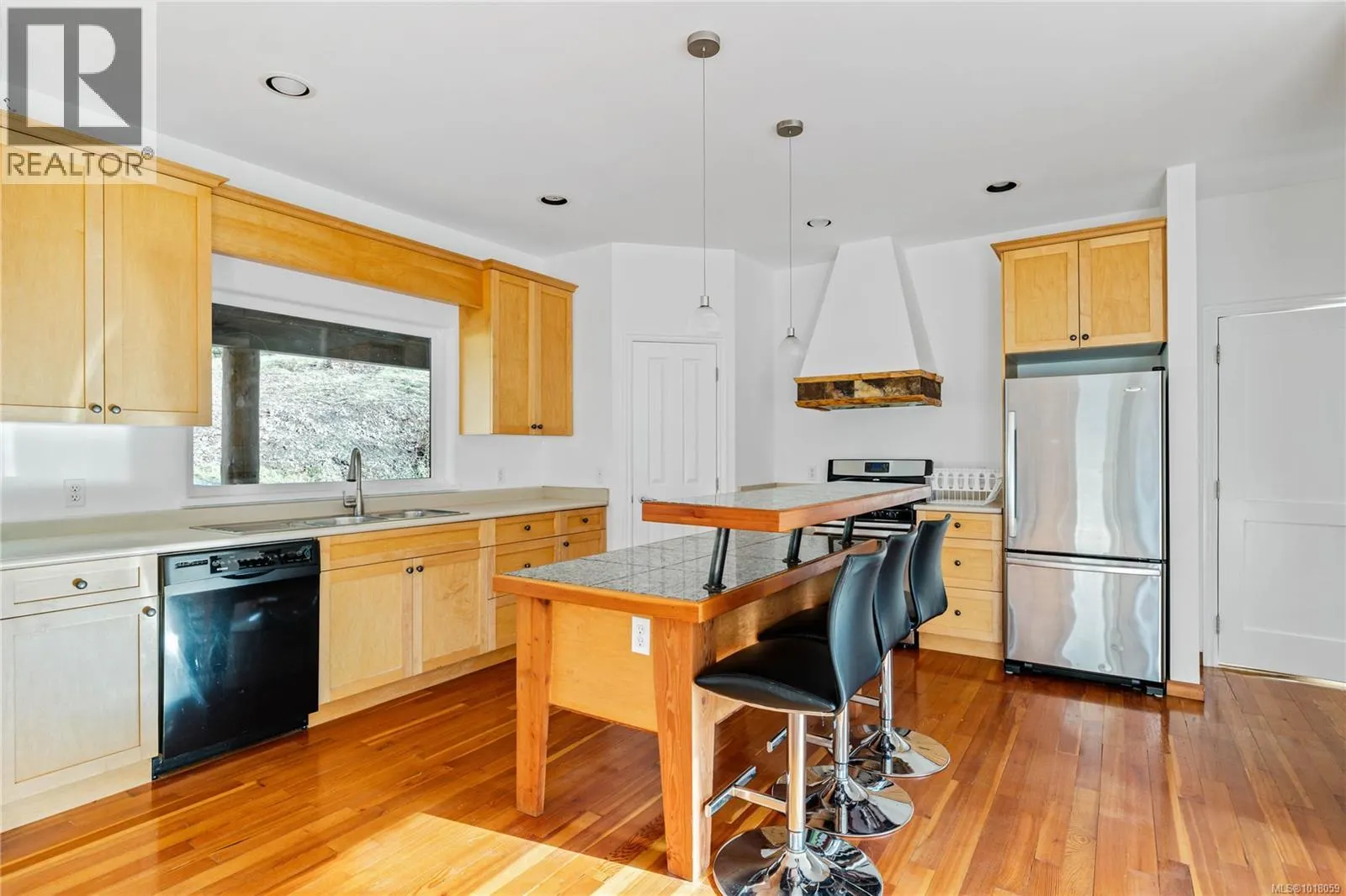 211 Long Harbour Rd