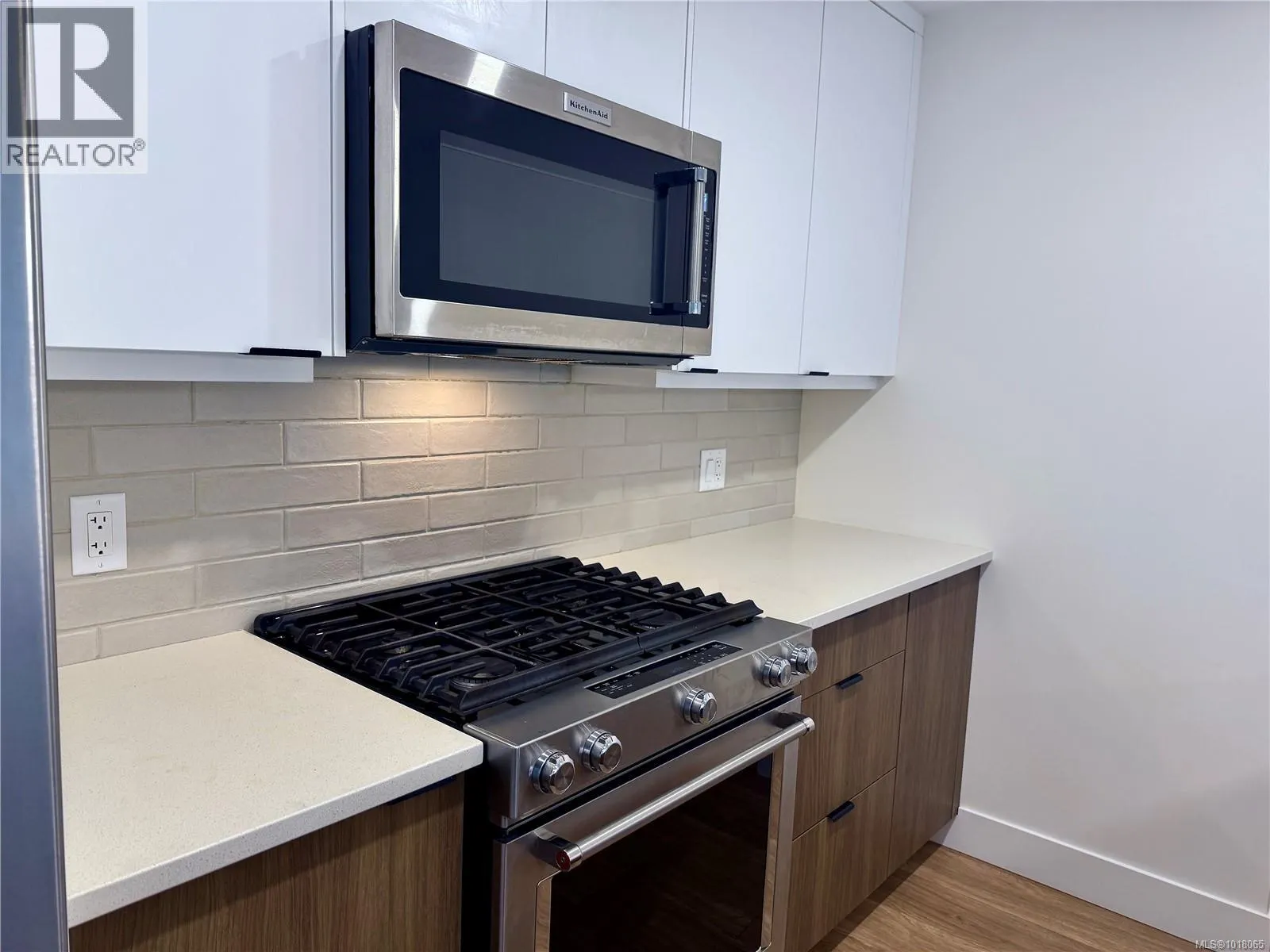 14 2330 Sooke Rd