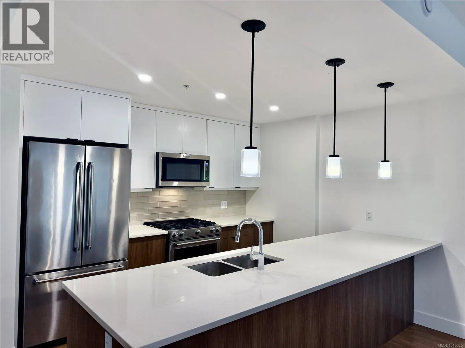14 2330 Sooke Rd