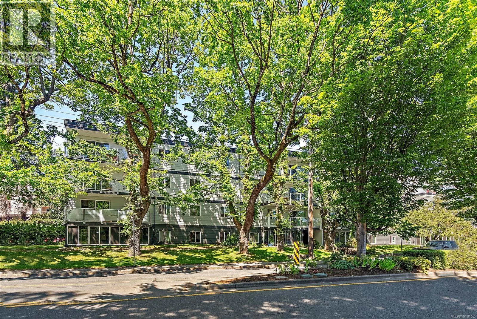 101 1124 Esquimalt Rd
