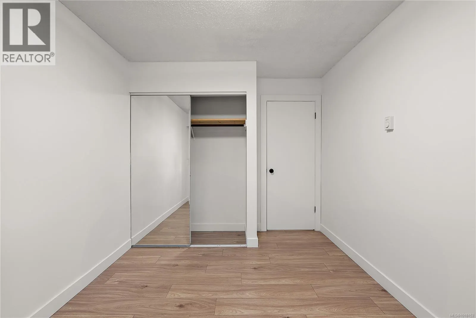 101 1124 Esquimalt Rd