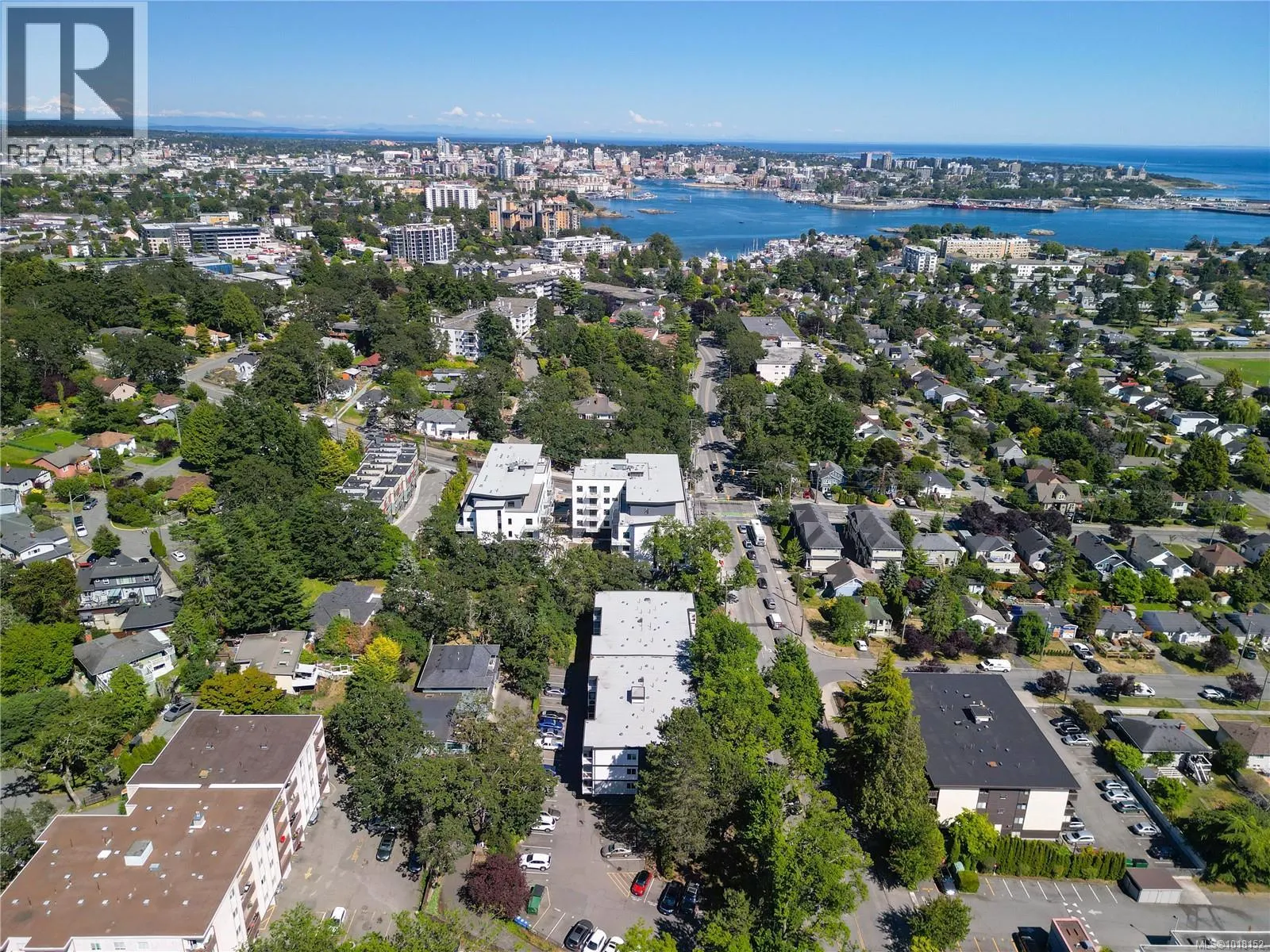 101 1124 Esquimalt Rd