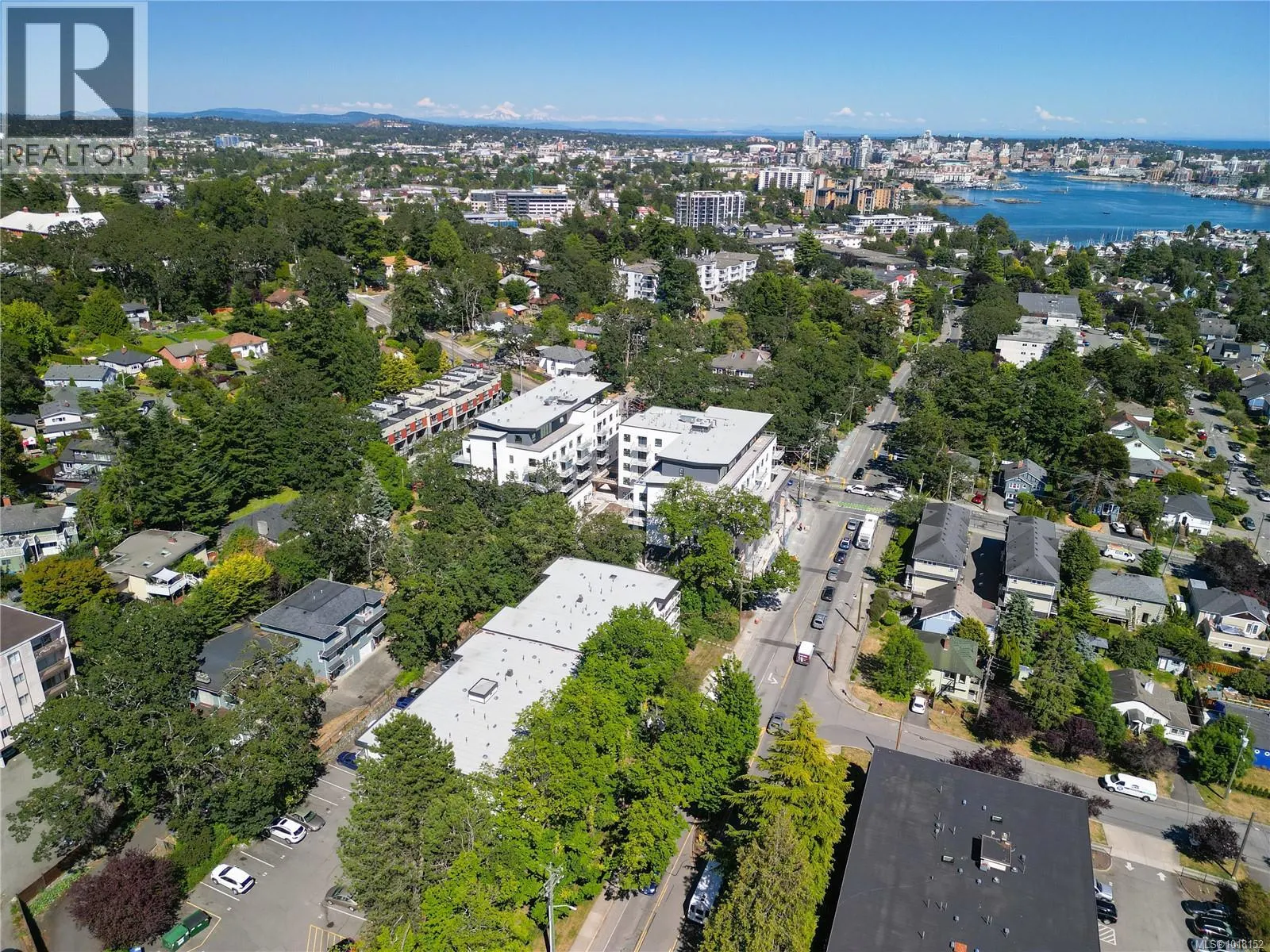 101 1124 Esquimalt Rd