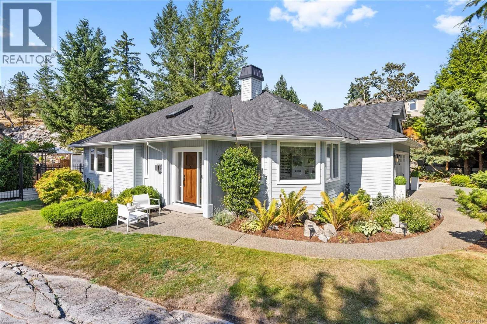 3425 Carmichael Rd