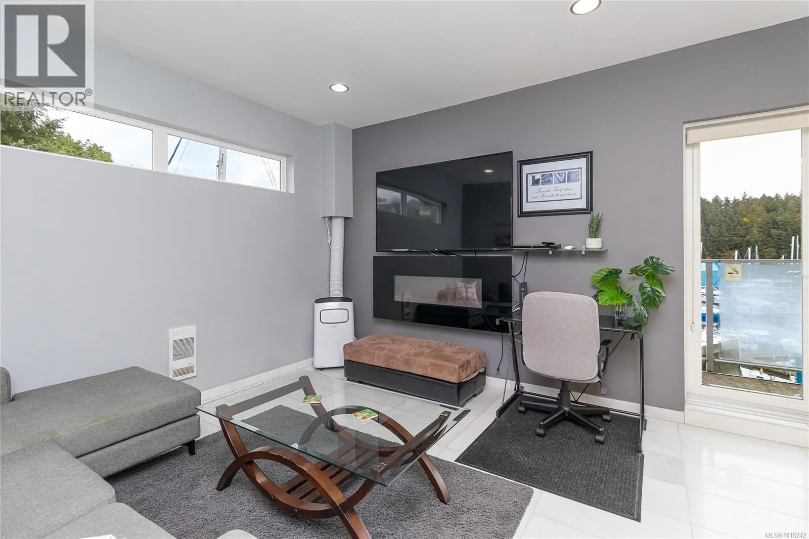 401 1250 Stewart Ave