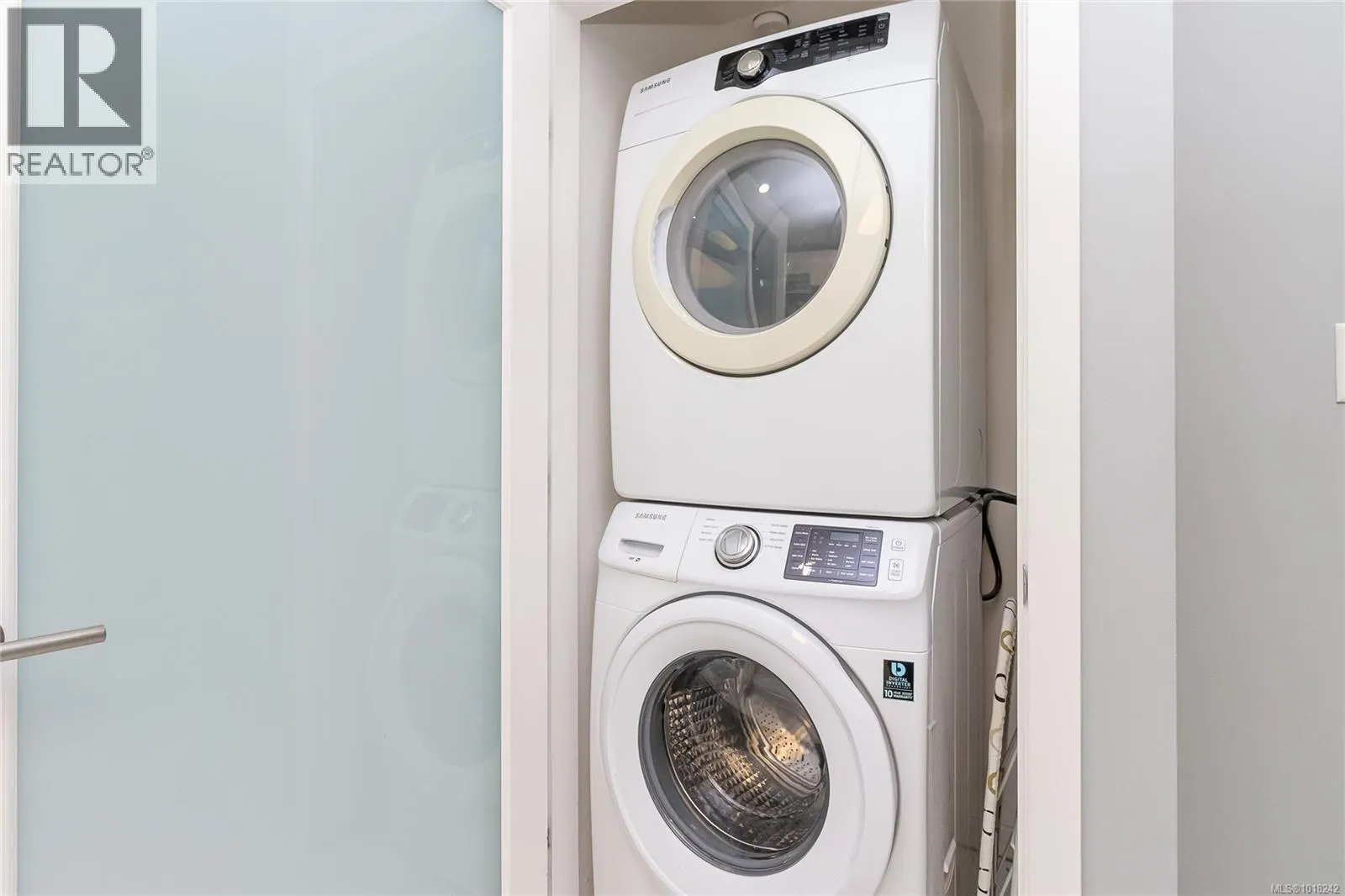 401 1250 Stewart Ave