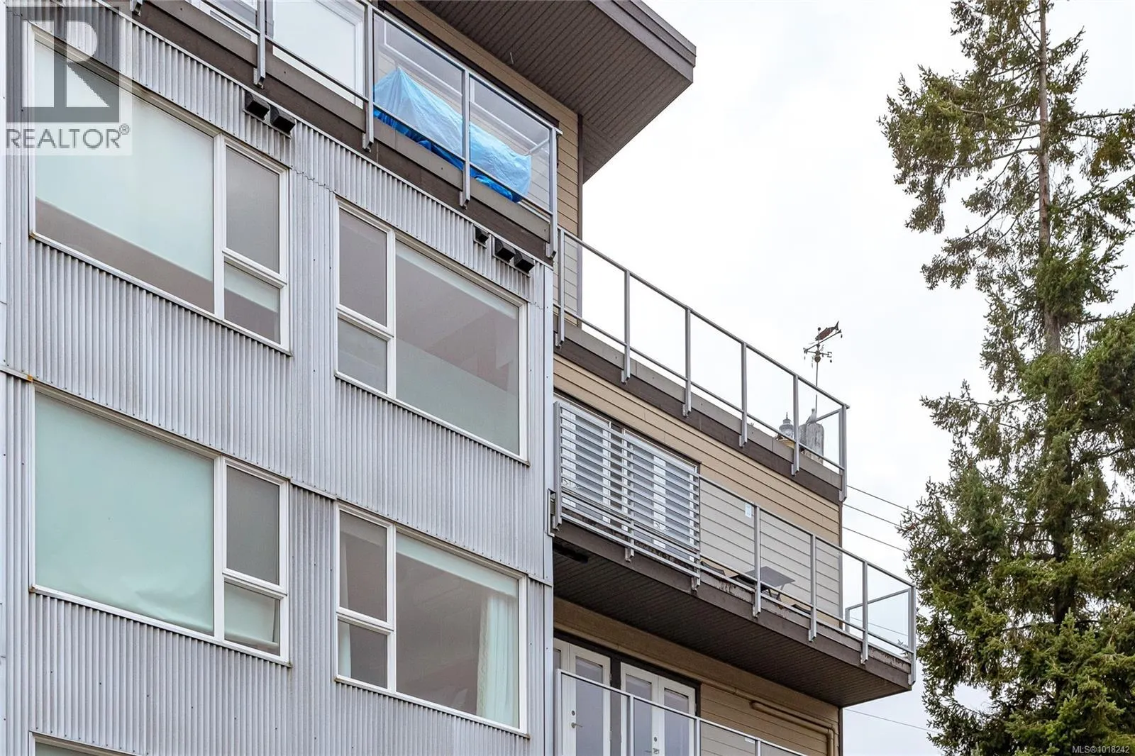 401 1250 Stewart Ave