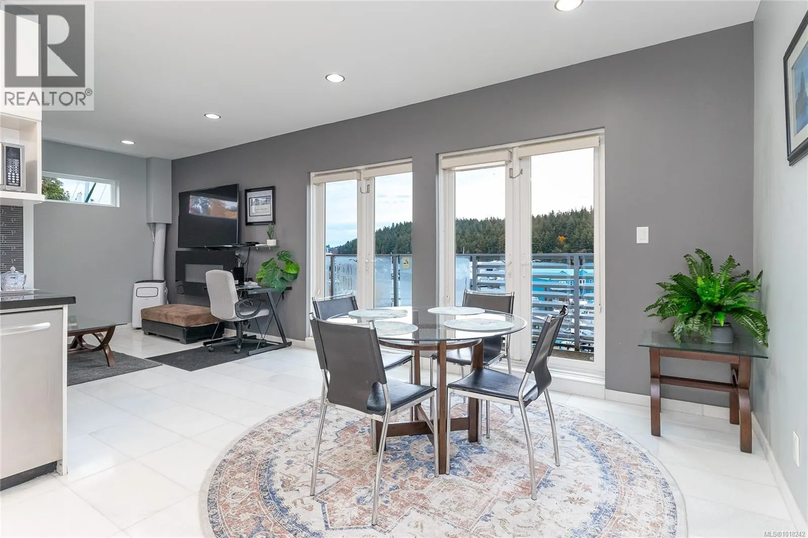 401 1250 Stewart Ave