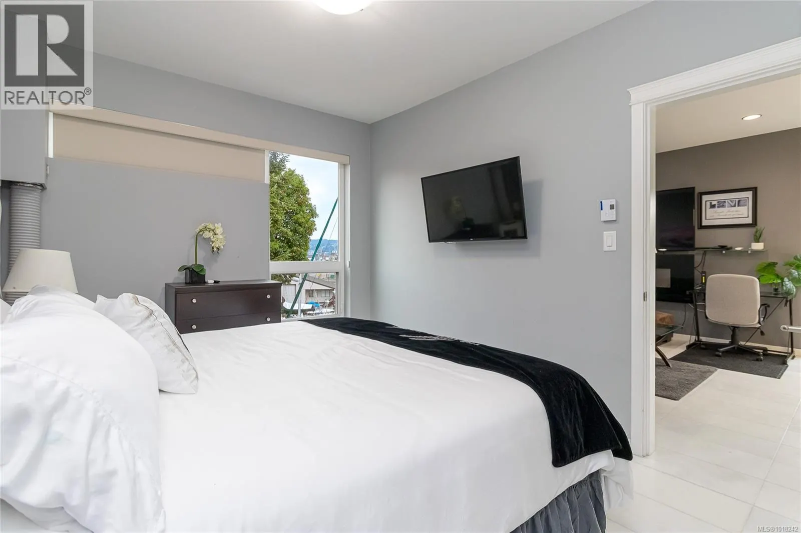 401 1250 Stewart Ave